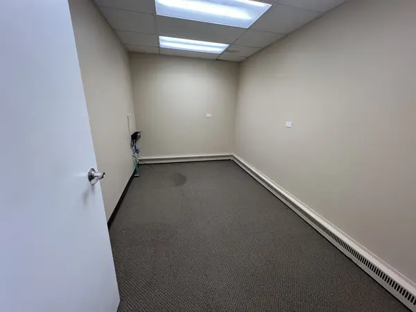 401 W Irving Park RD #1, Itasca, IL 60143