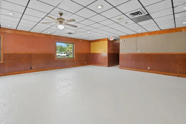 1914 Edgington AVE, Eldora, IA 50627