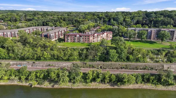 1021 Sibley Memorial HWY #404, Lilydale, MN 55118