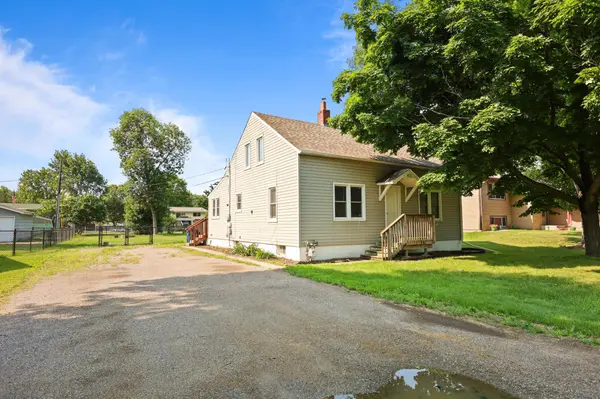 818 E Minnesota ST, Saint Joseph, MN 56374