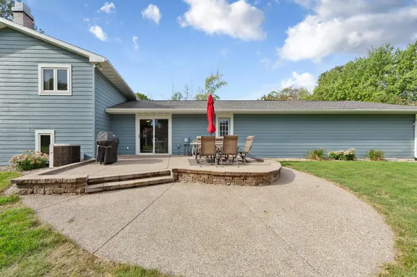 1552 Nottingham DR, North Mankato, MN 56003