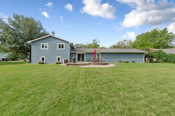 1552 Nottingham DR, North Mankato, MN 56003