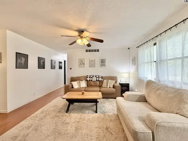 912 E 31st Terr, Hutchinson, KS 67502