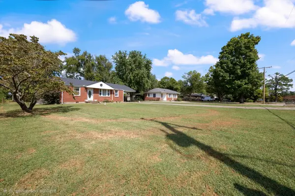 388 Melpar Dr, Nashville, TN 37211