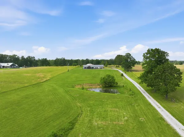 202 Rocky Dr, Dickson, TN 37055