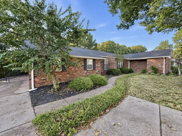 344 Clearlake Dr #W, Nashville, TN 37217