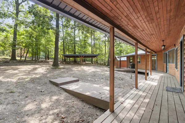 1035 Riverview Rd, Centerville, TN 37033