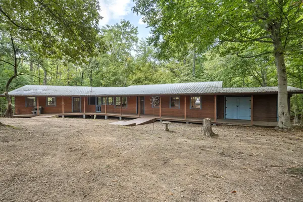 1035 Riverview Rd, Centerville, TN 37033