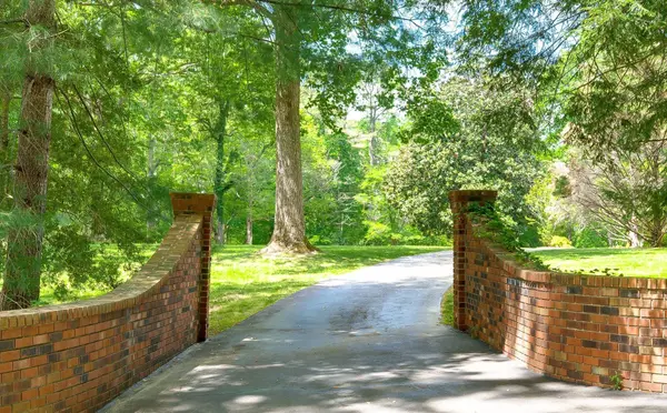 414 Bellwood Dr, Dickson, TN 37055