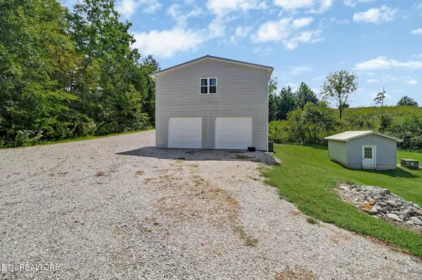2705 Lick Creek Rd, Pall Mall, TN 38577