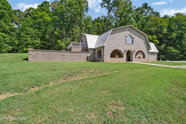 2705 Lick Creek Rd, Pall Mall, TN 38577