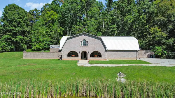2705 Lick Creek Rd, Pall Mall, TN 38577