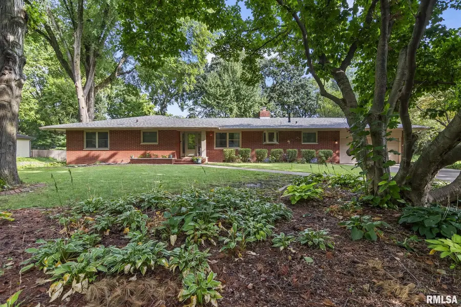 2141 CARDINAL DR, Springfield, IL 62704