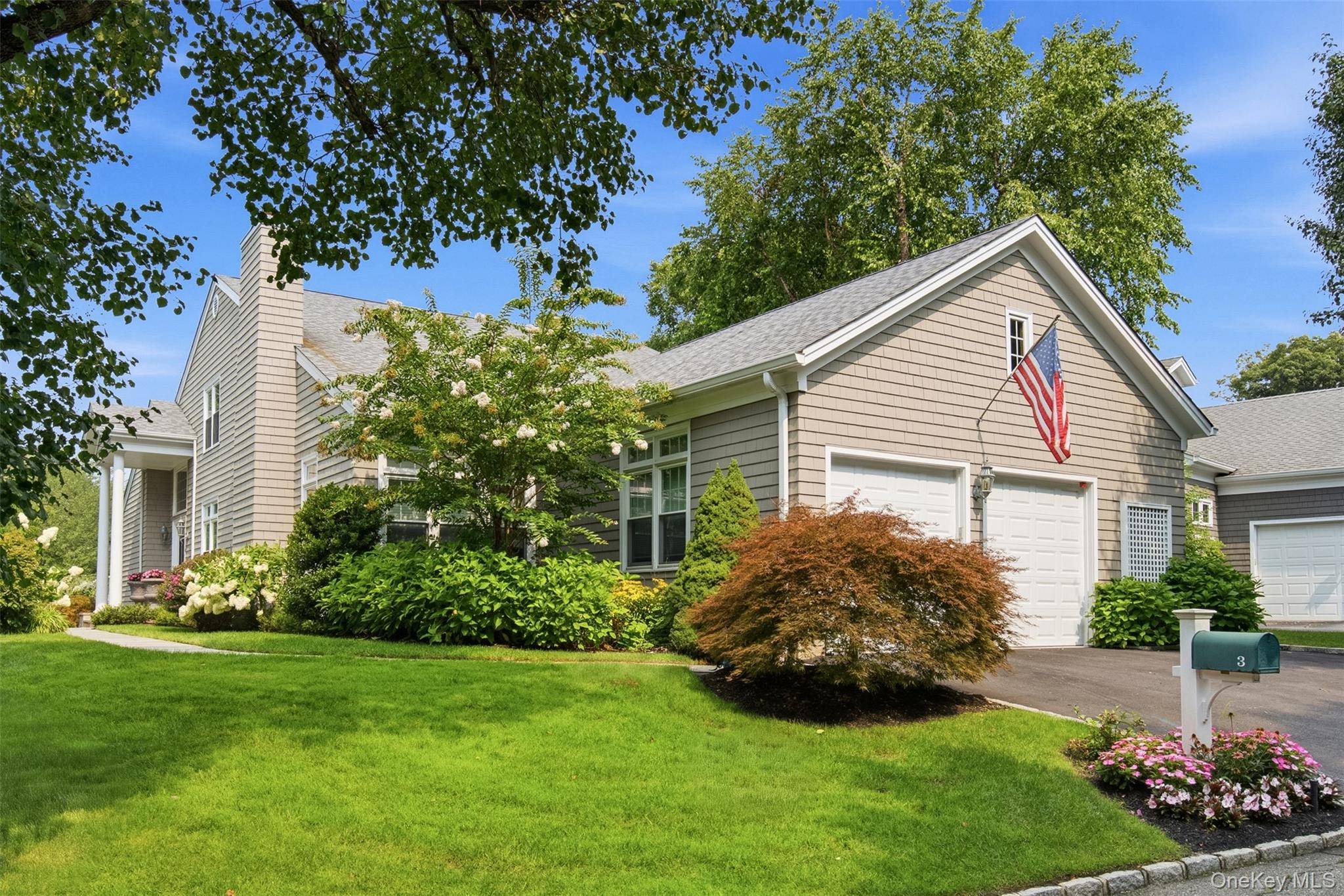 3 Fieldstone LN, Oyster Bay, NY 11771