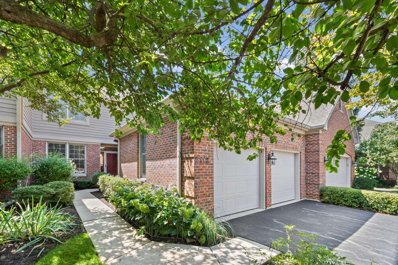 2112 Warrington CT, Glenview, IL 60026