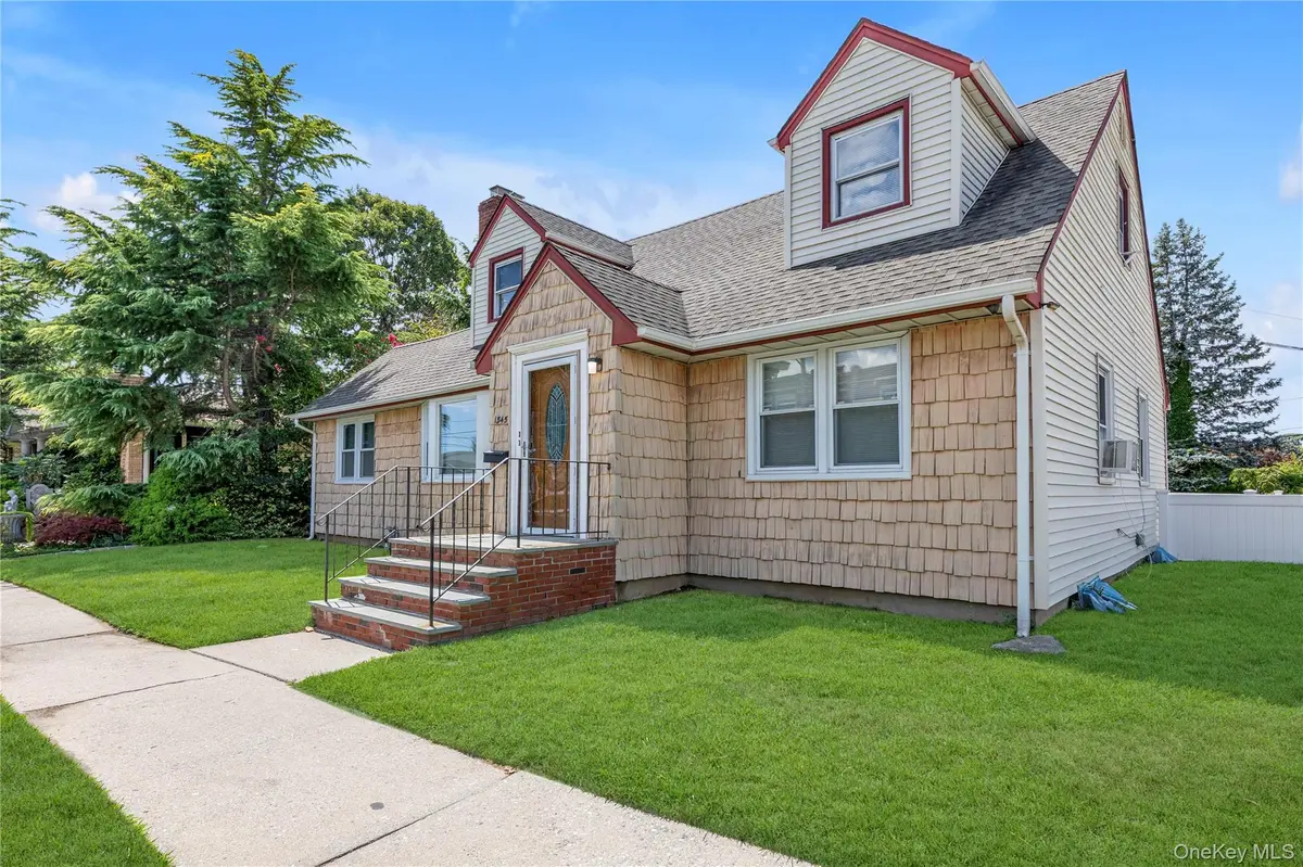 1345 Great Neck RD, Copiague, NY 11726
