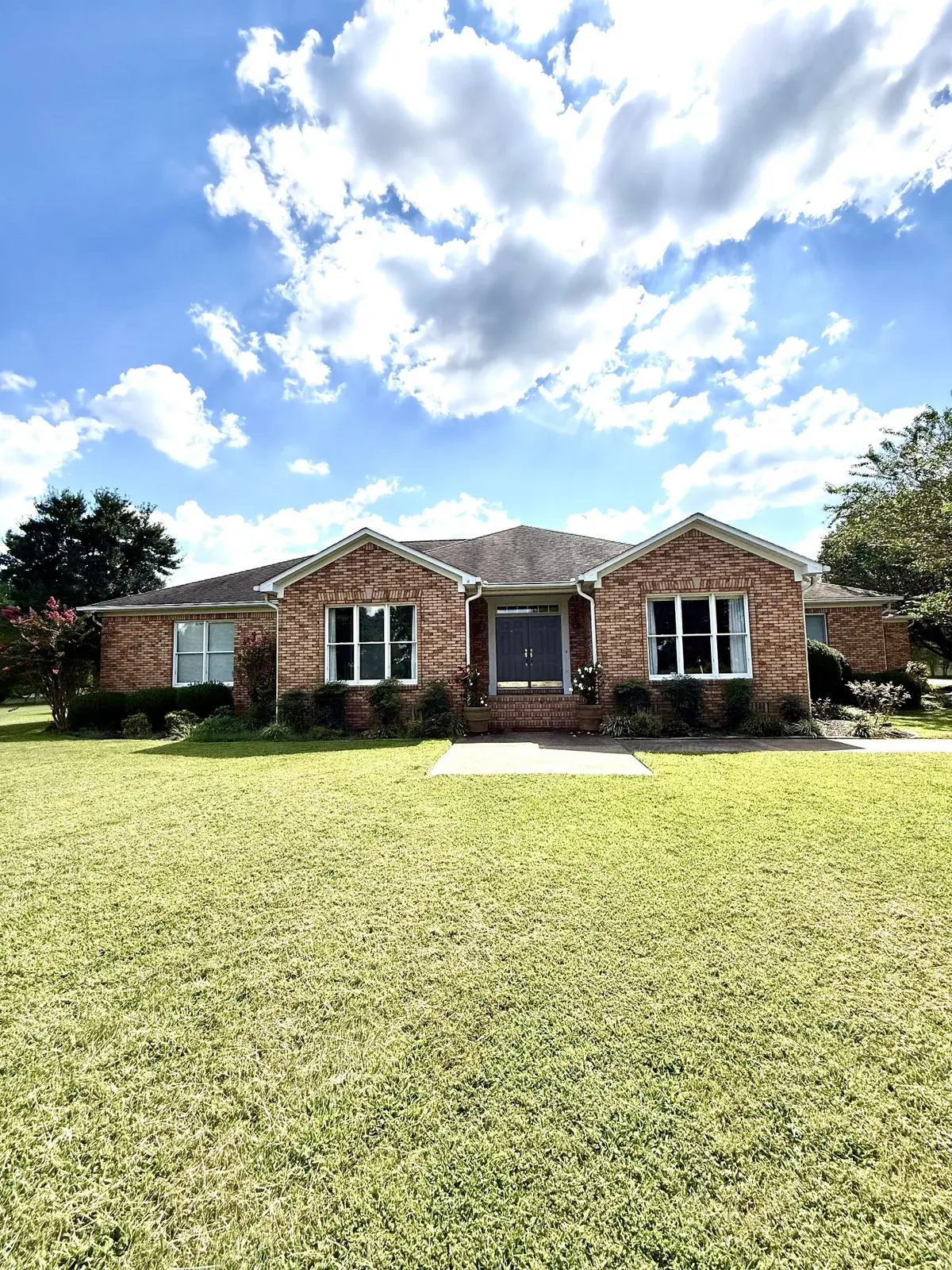 23 Cardinal Ct #W, Lawrenceburg, TN 38464