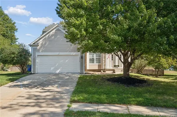 15113 W 156th TER, Olathe, KS 66062