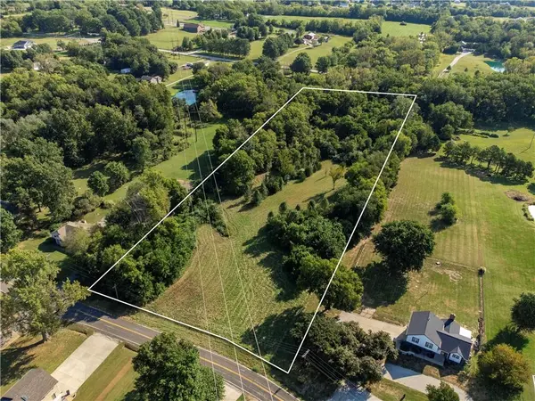 3623 S Rust RD, Grain Valley, MO 64029