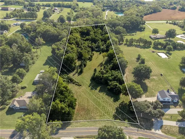 3623 S Rust RD, Grain Valley, MO 64029