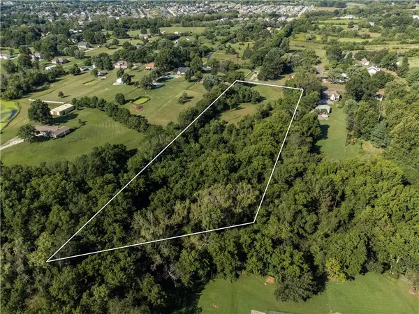 3623 S Rust RD, Grain Valley, MO 64029