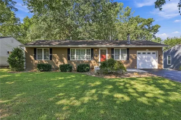 7426 Beverly ST, Overland Park, KS 66204