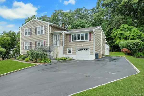 7 Holly Ridge RD, Valhalla, NY 10595