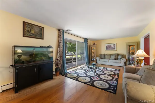 182 Geymer DR, Mahopac, NY 10541