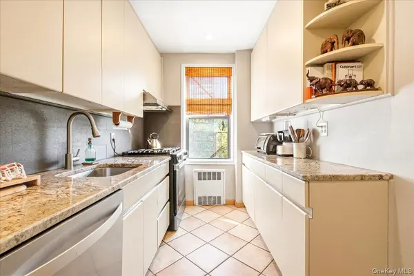 102-32 65th AVE #A44, Forest Hills, NY 11375