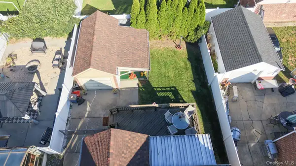 233 Cleveland ST, Franklin Square, NY 11010
