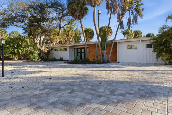 4879 COMMONWEALTH DR, Sarasota, FL 34242