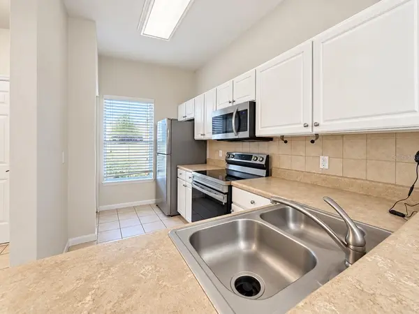 4445 NW 49TH ST #102, Gainesville, FL 32606
