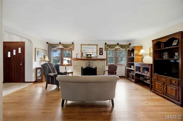 8015 New Haven AVE, Affton, MO 63123