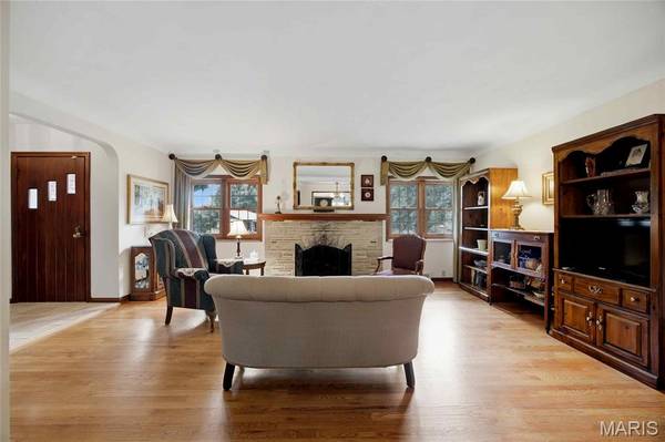 8015 New Haven AVE, Affton, MO 63123