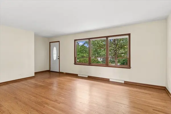 540 Bluebell CT, Lisle, IL 60532