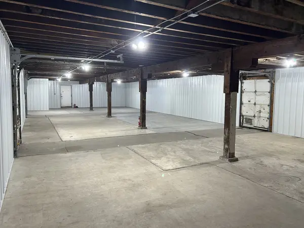 225 E 5th ST, Davenport, IA 52801