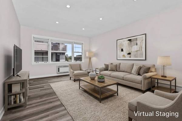 938 NORTH BLVD #402, Oak Park, IL 60301