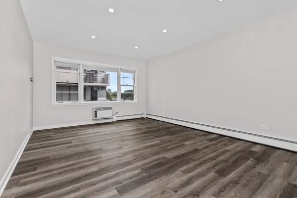 938 NORTH BLVD #402, Oak Park, IL 60301