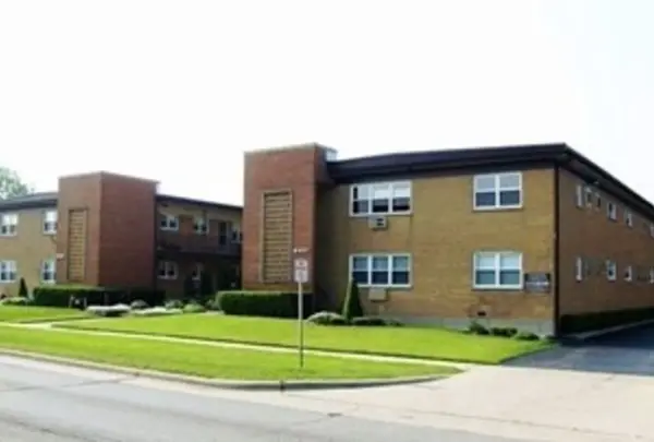 8407 W Dempster ST #2F, Niles, IL 60714