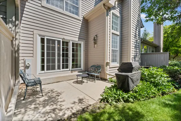 2112 Warrington CT, Glenview, IL 60026