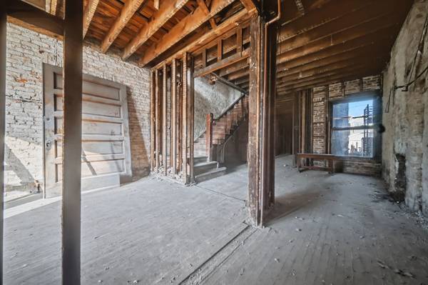 3549 S Indiana AVE, Chicago, IL 60653