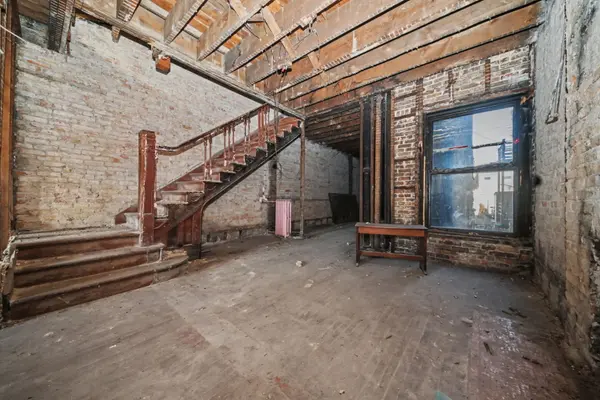 3549 S Indiana AVE, Chicago, IL 60653