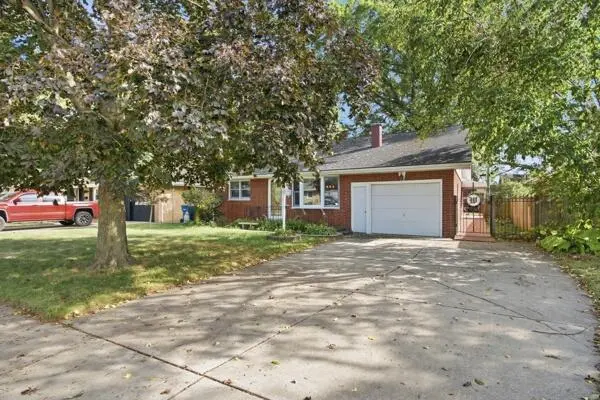 609 E Ash PL, Griffith, IN 46319