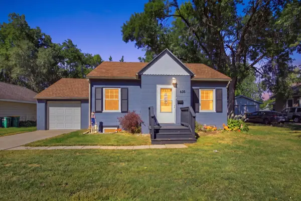 635 E 2nd ST, Litchfield, MN 55355