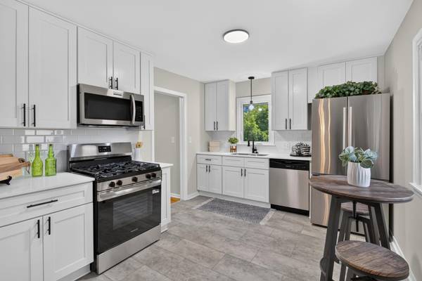 7070 Claude AVE, Inver Grove Heights, MN 55076