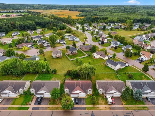 471 Meadow LN, Somerset, WI 54025