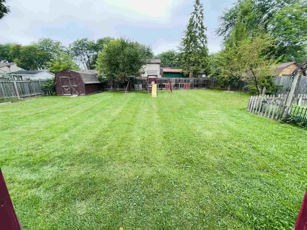 2565 CARMEL LN, Green Bay, WI 54311-5255