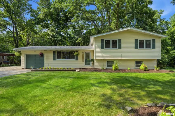 406 HILLMAN ST, Washington, IL 61571