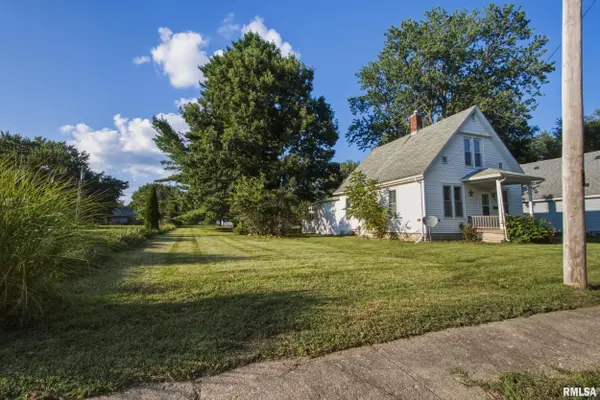 516 W McDonough ST, Macomb, IL 61455