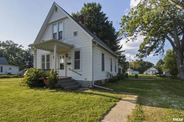 516 W McDonough ST, Macomb, IL 61455
